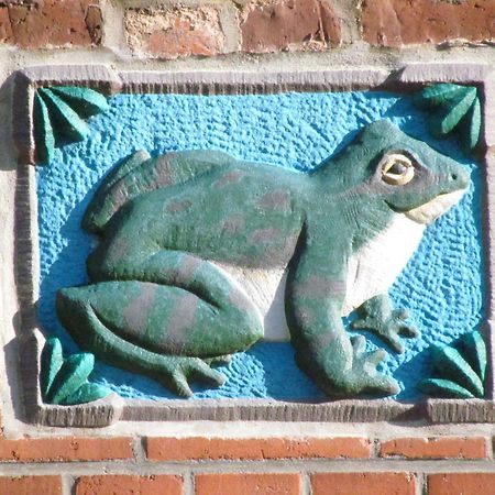 Apartments Im Froschhaus Mit Fruehstueckskuechen Friedrichstadt Bilik gambar