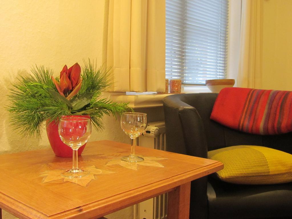 Apartments Im Froschhaus Mit Fruehstueckskuechen Friedrichstadt Bilik gambar
