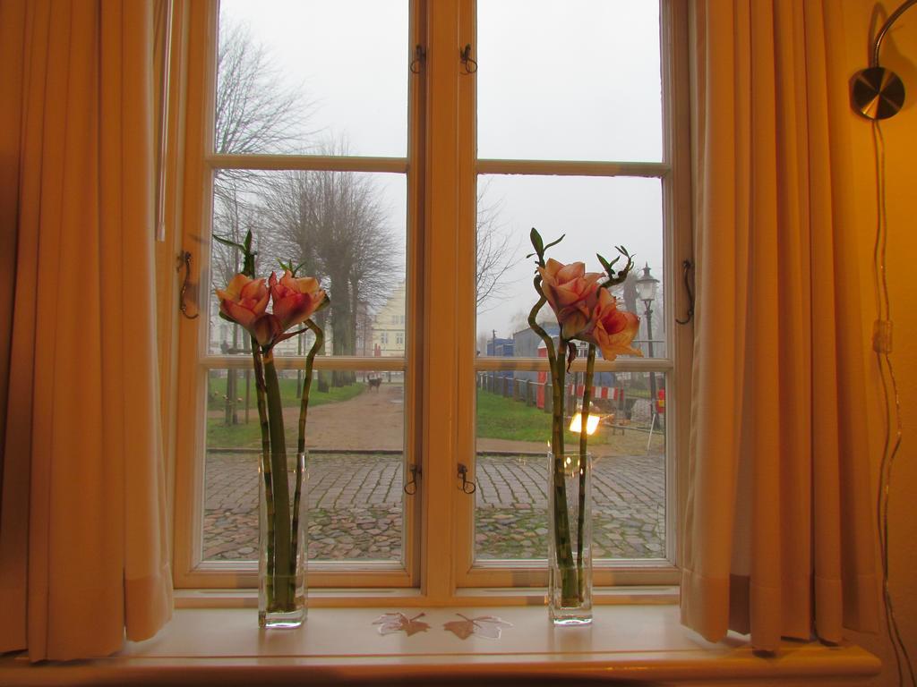 Apartments Im Froschhaus Mit Fruehstueckskuechen Friedrichstadt Luaran gambar