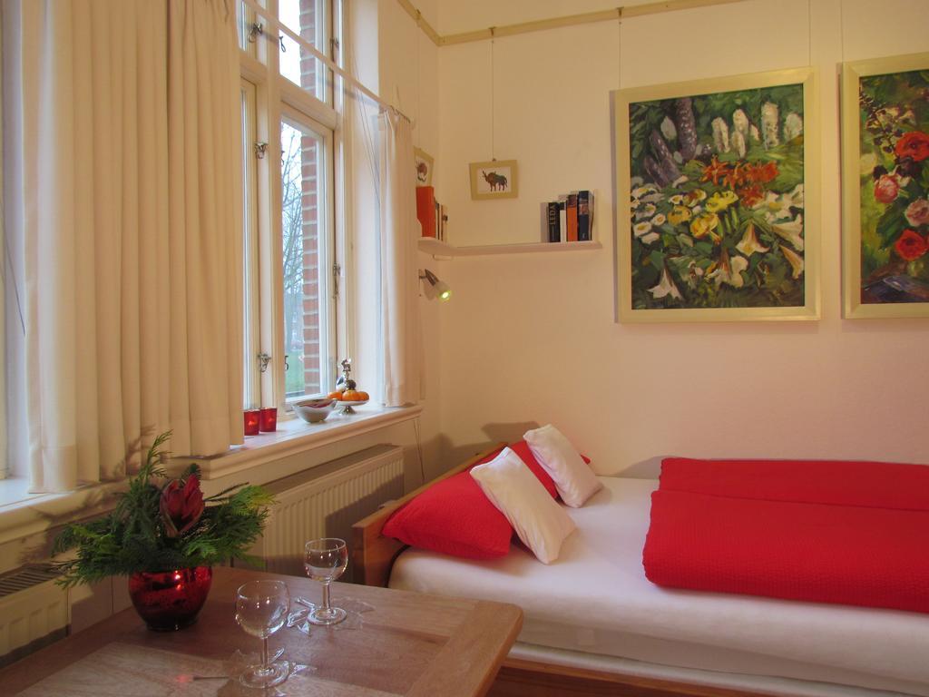 Apartments Im Froschhaus Mit Fruehstueckskuechen Friedrichstadt Bilik gambar