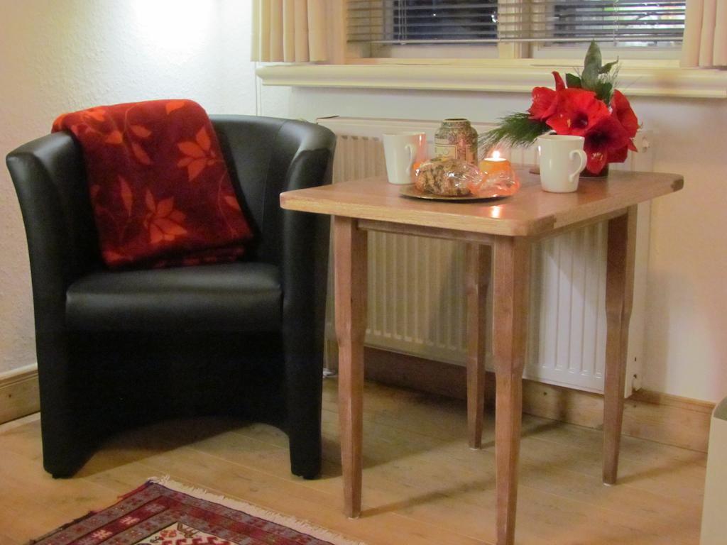 Apartments Im Froschhaus Mit Fruehstueckskuechen Friedrichstadt Bilik gambar