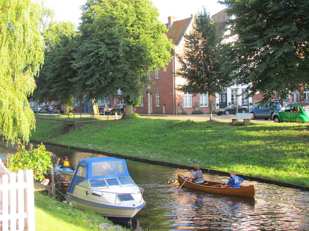 Apartments Im Froschhaus Mit Fruehstueckskuechen Friedrichstadt Luaran gambar