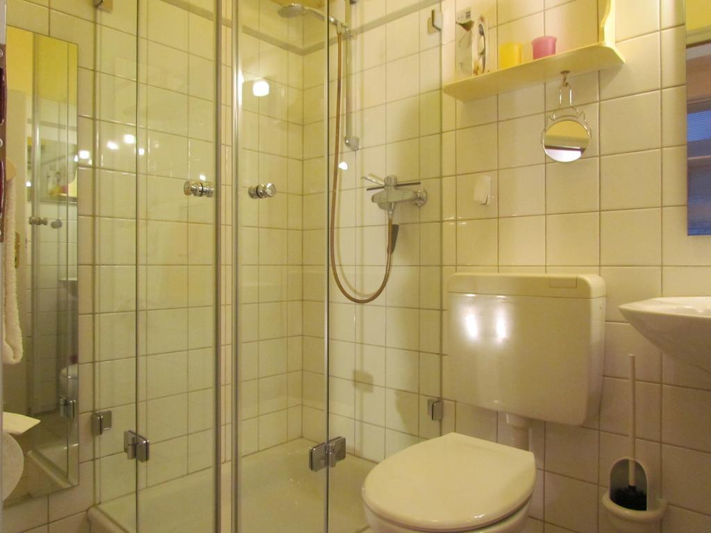Apartments Im Froschhaus Mit Fruehstueckskuechen Friedrichstadt Luaran gambar